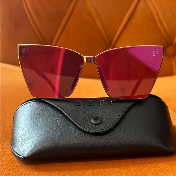 Diff Eyewear | Accessories | Diff Goldie Xs | Poshmark display picture 1